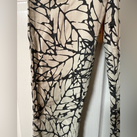 PAIGE Denim Taupe Gray Print 5 Pocket SKYLINE SKINNY Jeans Womens Size 27 - Picture 4 of 13